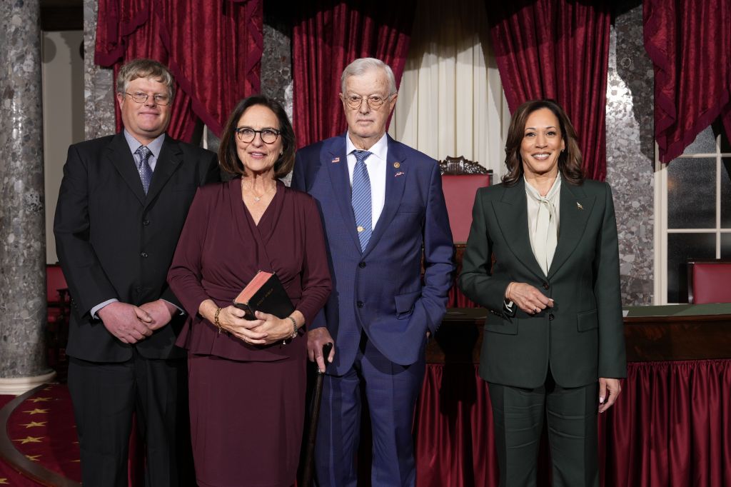 U.S. Senator Deb Fischer (R-Neb.) sworn in
