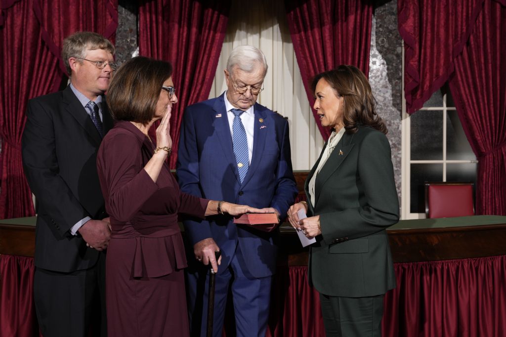 U.S. Senator Deb Fischer (R-Neb.) sworn in