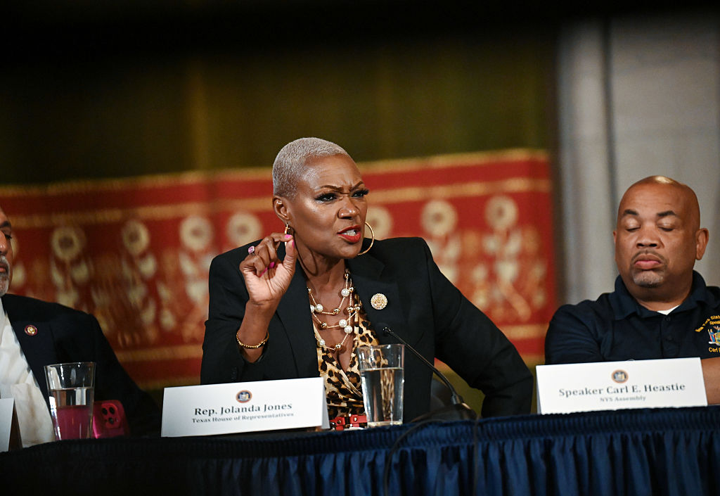 tu080425_texans- Jolanda Jones in Albany